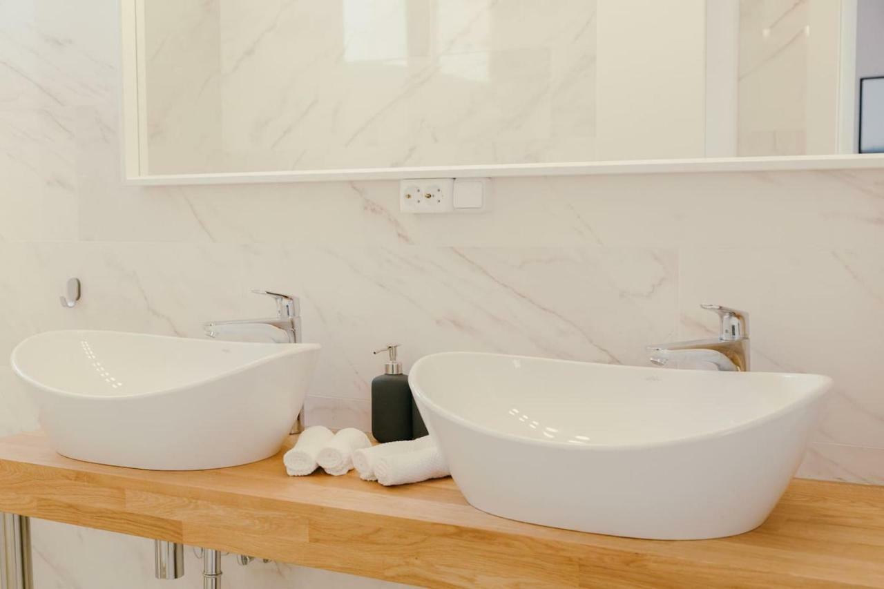 Izu Home รีกา ภายนอก รูปภาพ